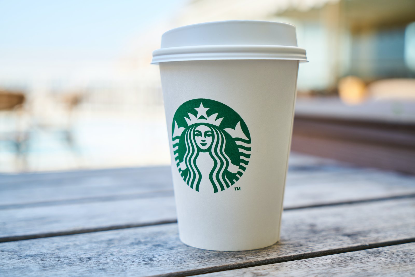 Blockchain-based loyalty platform and NFT community of Starbucks